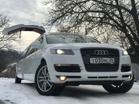 AUDI Q7 LIMO STYLE